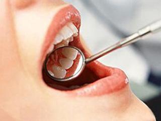 口腔溃疡和口腔白斑容易分不清楚耽误治疗